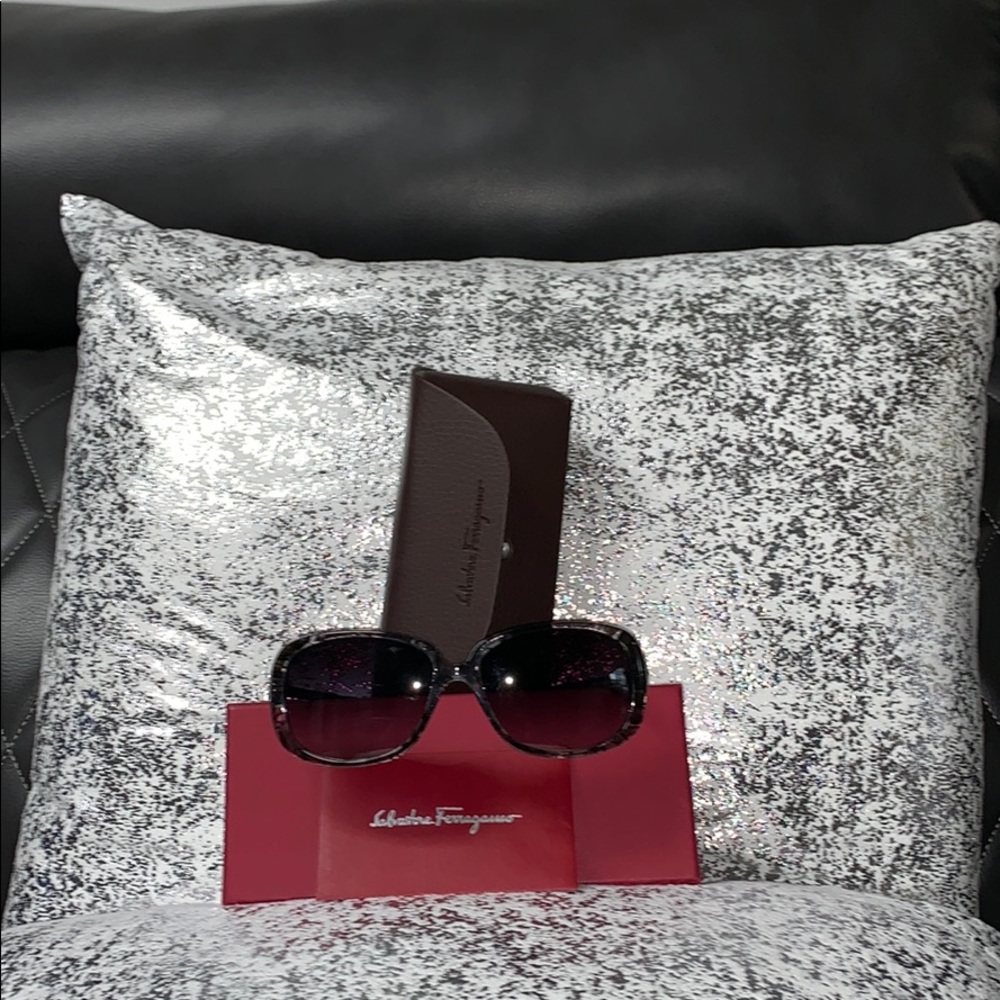 Salvatore Ferragamo authentic